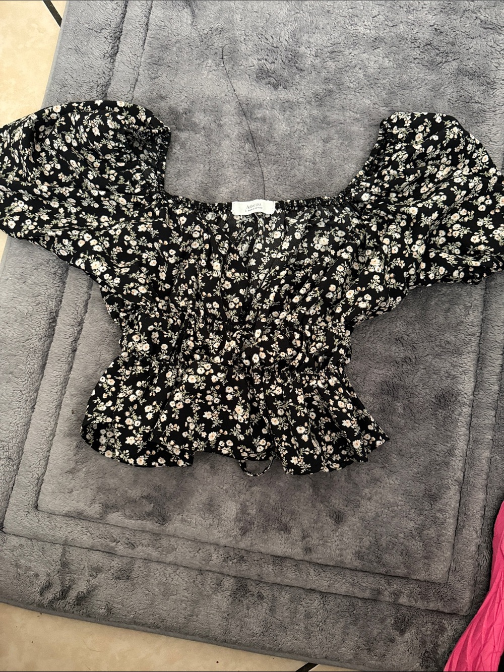 Active USA Black Floral Puff-Sleeve Peplum Blouse